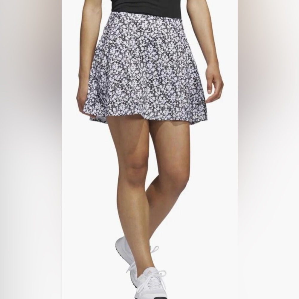 Adidas Black and White Women's golf  Skirt/Skort